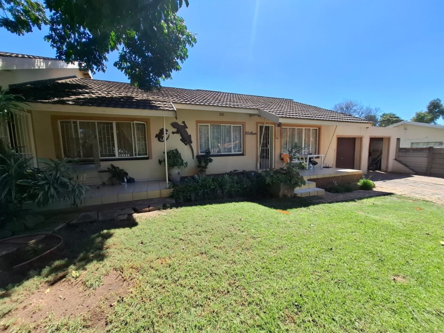 3 Bedroom Property for Sale in Geelhoutpark North West